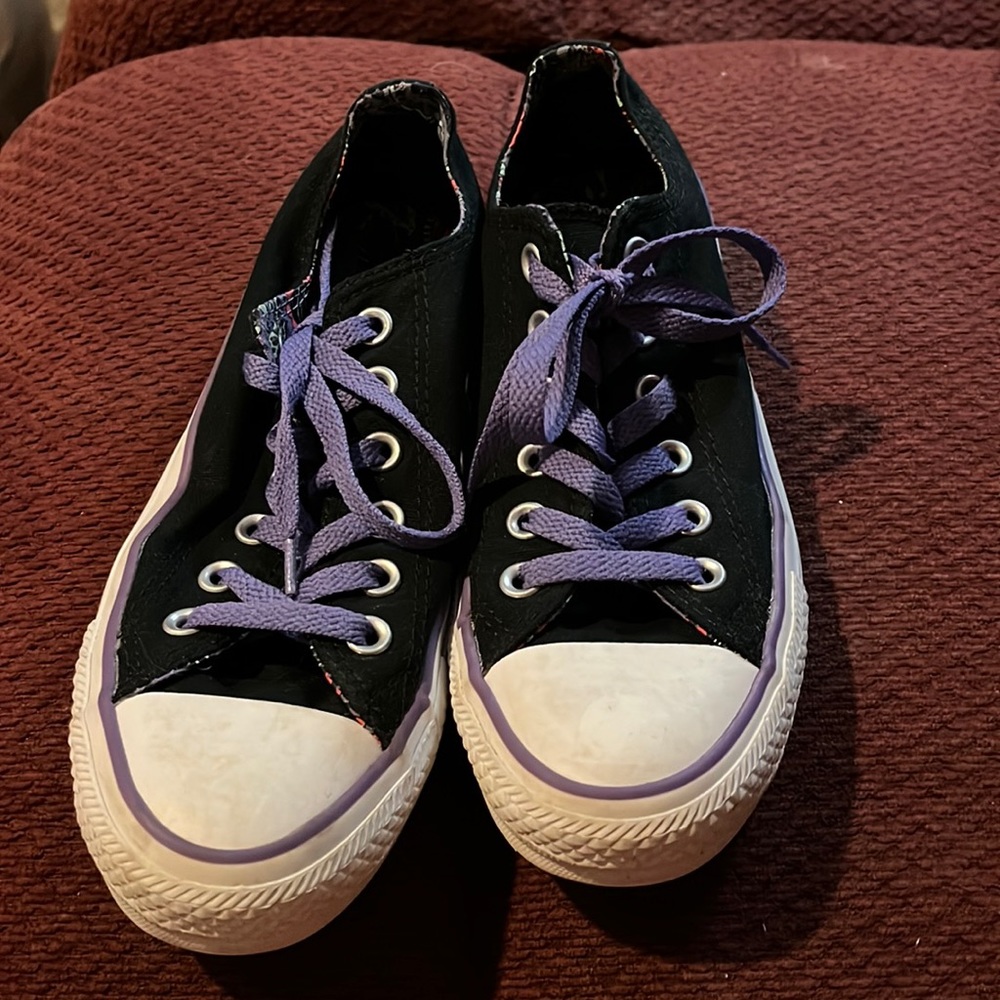 Converse Sneakers Black and White With Purple Laces Size 7